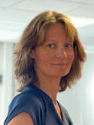 Caroline Peters